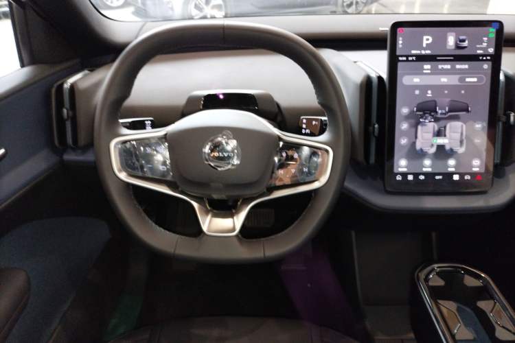 Used Volvo EX30 2025 Rear-Drive Long-Range Version Ultra
