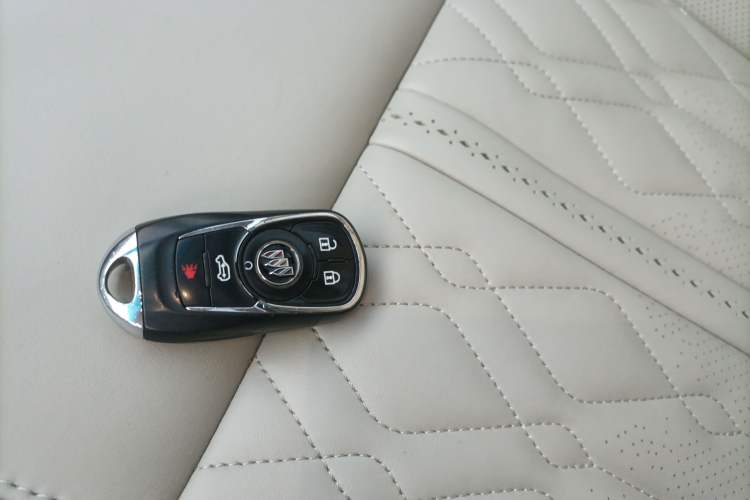 Used Buick GL8 2022 ES Landtrek 653T Comfort Edition