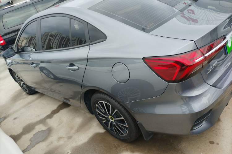 Used Roewe i5 2021 1.5L CVT Platinum Edition
