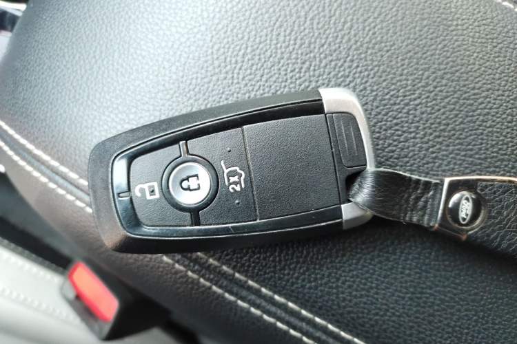 Used Ford Escape 2024 EcoBoost 245 Two-Wheel-Drive Titanium Edition
