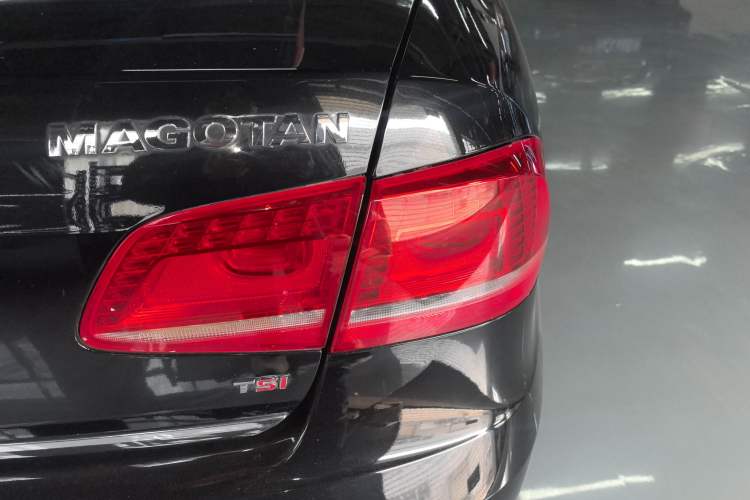 Used Volkswagen Magotan 2015 Facelift 1.8TSI Luxury Model