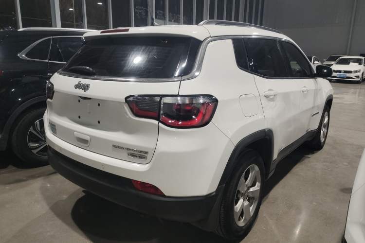 Used  Compass 2017 200T Automatic Family Edition
