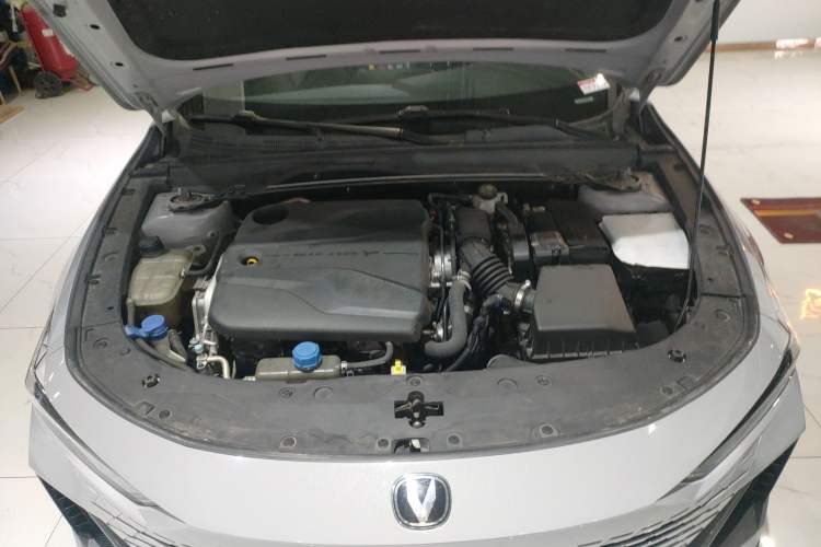 Used Changan UNI-V 2022 1.5T Prestige Version
