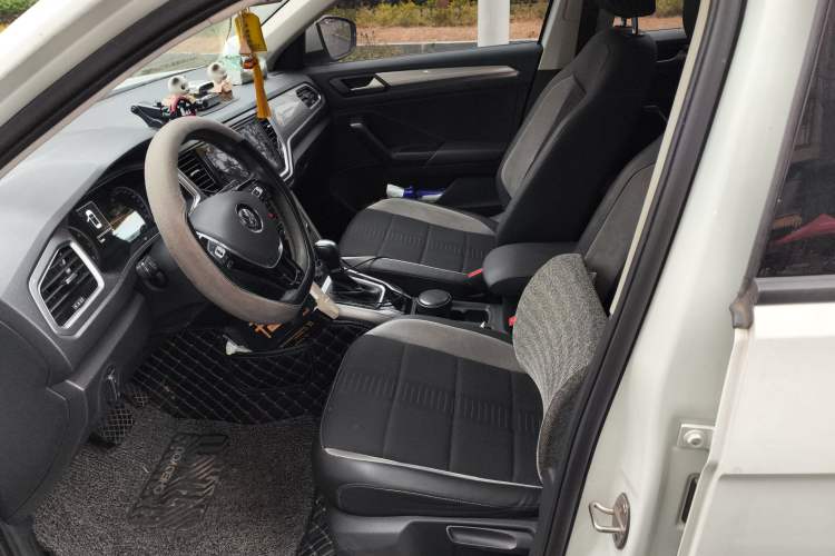 Used Volkswagen T-ROC 2018 230TSI DSG Two-Wheel Drive Advanced Version China V Standard