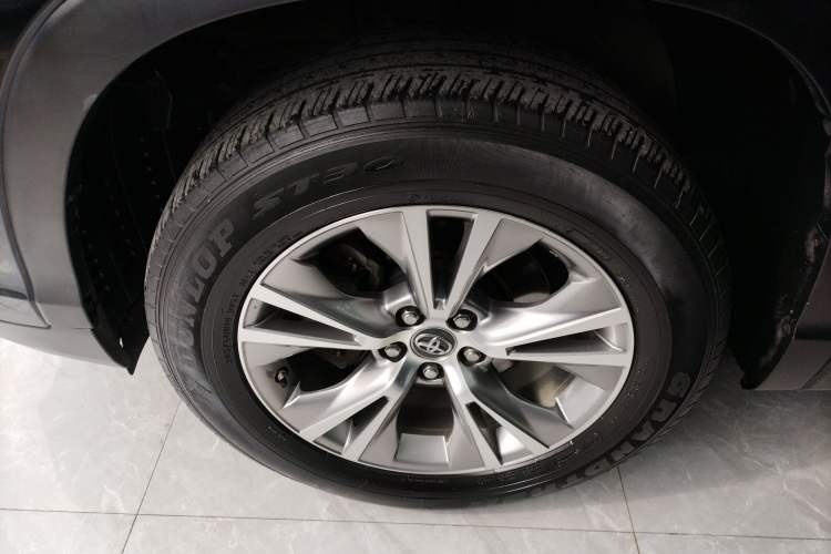 Used Toyota Highlander 2021 2.0T Two-Wheel Drive Elite Version 7-Seater
