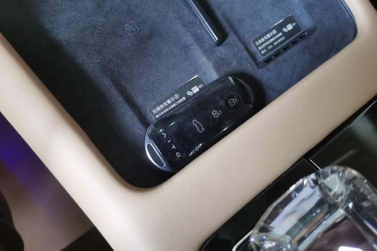 Used Hima AITO M7 2024 1.5T Rear-Drive Plus Version 5 Seats
