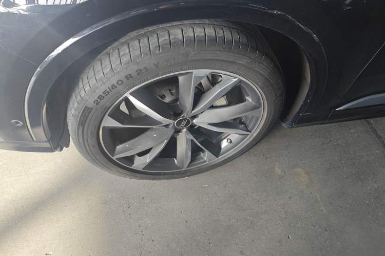 Used Audi Q7 2021 55 TFSI quattro S line Sport model
