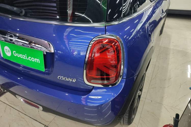 Used  MINI 2018 1.5T COOPER Artist
