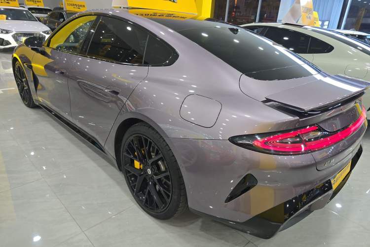 Used  SU7 2024 Four-Wheel Drive Ultra-Long Range Advanced Intelligent Driving Max Edition