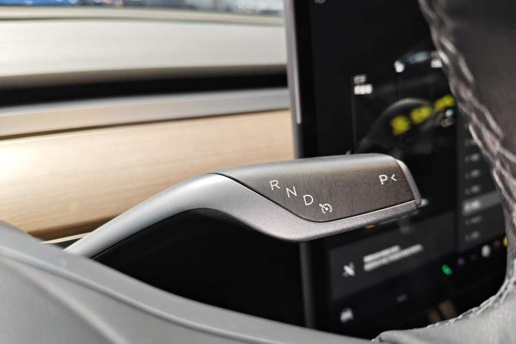 Used Tesla Model Y 2021 Long-Range All-Wheel-Drive Version
