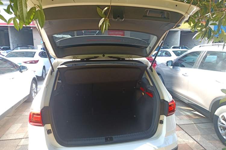 Used Volkswagen Tharu 2020 280TSI Two-Wheel Drive Luxury Edition China VI Standard
