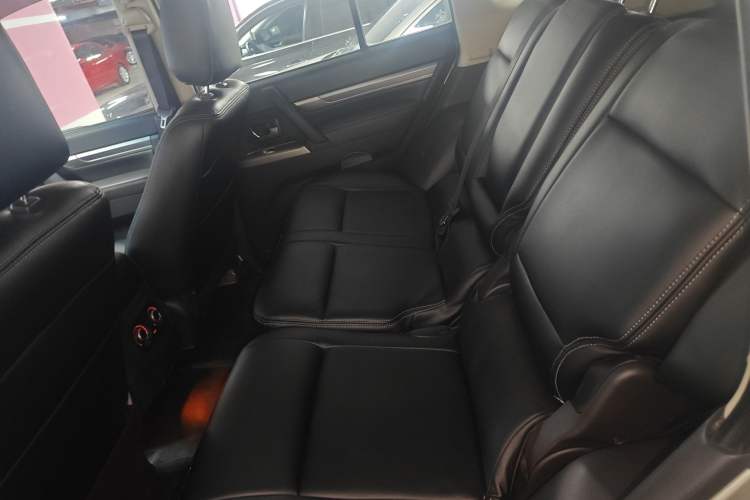 Used Mitsubishi Pajero 2016 3.0L Automatic Standard Version China V Standard
