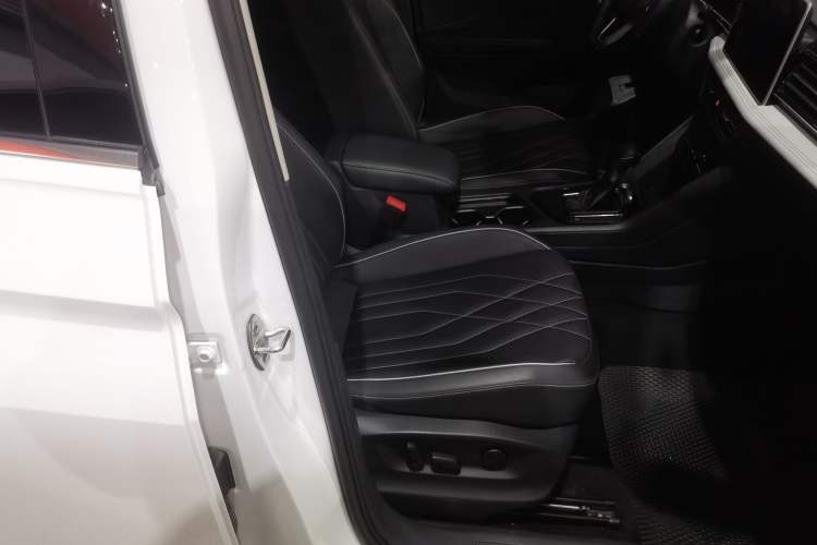 Used Volkswagen Tiguan L 2024 300TSI Automatic Two-Wheel Drive Smart Edition