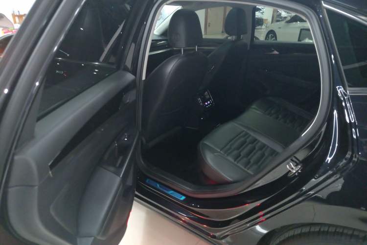 Used Volkswagen Passat 2020 330TSI Elite Edition China VI
