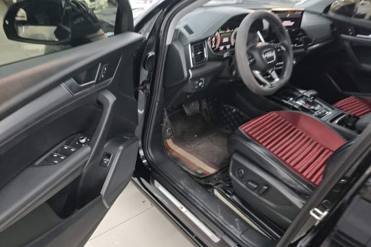 Used Audi Q5L 2022 40T Fashionable and Dynamic Model
