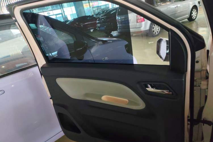 Used Wuling Hongguang MINIEV 2022 Macaron Premium Model – Lithium Iron Phosphate
