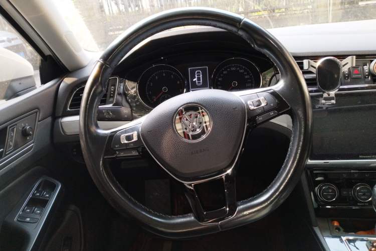 Used Volkswagen Lamando 2015 280TSI DSG Comfort Edition
