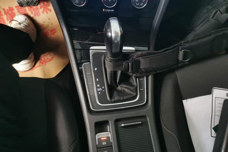 Used Volkswagen Golf 2018 1.6L Automatic Fashion Model
