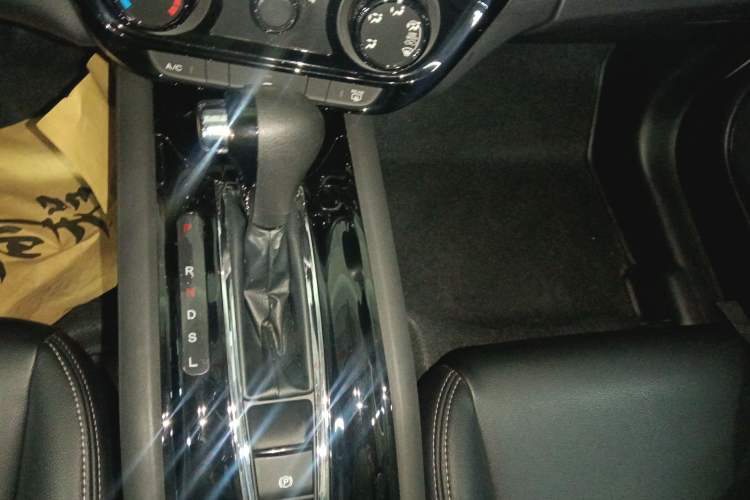 Used Honda Vezel 2020 1.5L CVT Pioneer Edition