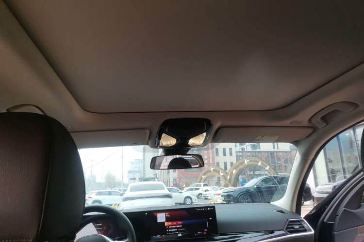 Used BMW i3 2022 eDrive 35 L
