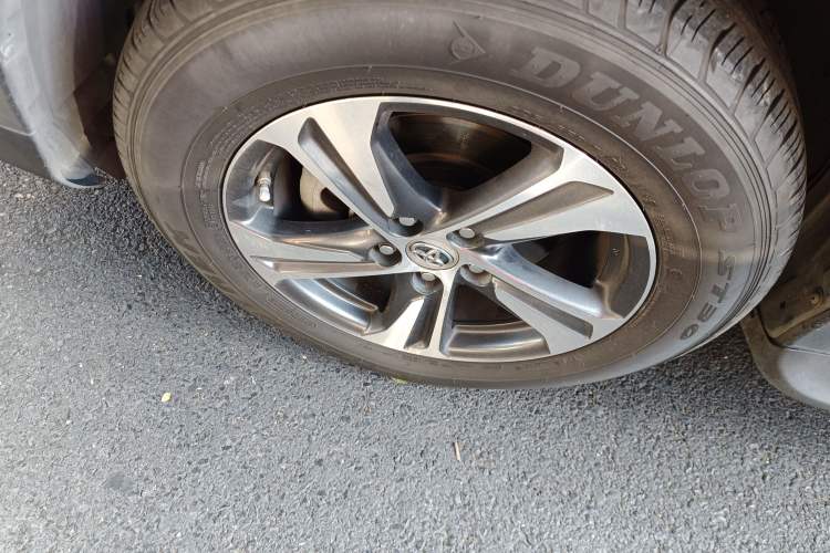 Used Toyota RAV4 2015 2.0L CVT Two-Wheel Drive Urban Edition
