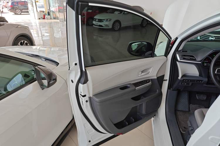 Used Toyota Sienna 2024 2.5L Hybrid Comfort Edition
