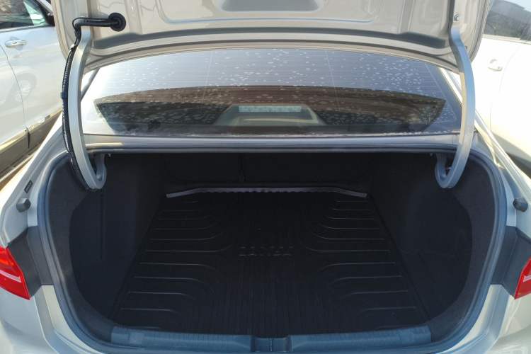 Used Volkswagen Lavida 2019 1.5L Manual Comfort Edition China VI Standard