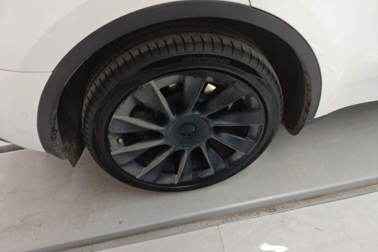 Used Tesla Model Y 2021 Long-Range All-Wheel-Drive Version 3D7