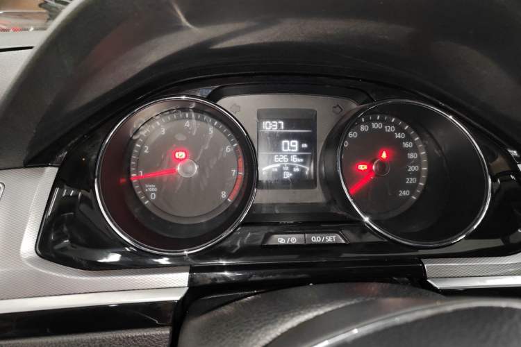 Used Volkswagen Bora 2016 1.6L manual Comfort trim level
