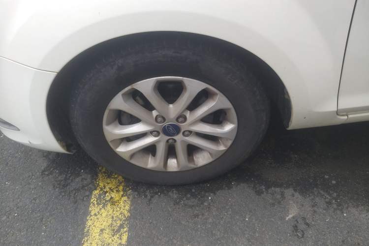 Used Ford Focus 2013 Hatchback Classic 1.8L Automatic Base Model
