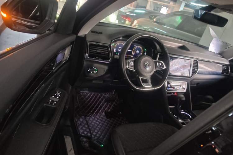 Used Volkswagen Teramont X 2020 330TSI Two-Wheel-Drive Luxury Edition
