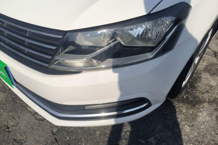 Used Volkswagen Lavida 2015 1.6L Automatic Comfort Edition
