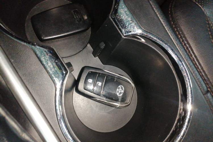 Used Toyota Highlander 2015 2.0T Two-Wheel Drive Luxury Edition 7 Seats