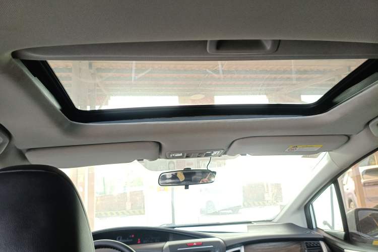 Used Honda Jade 2017 1.8L automatic Comfort version 5 seats
