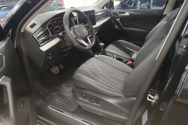 Used Volkswagen Tiguan L 2022 330TSI Automatic Two-Wheel Drive R-Line Enhanced Edition
