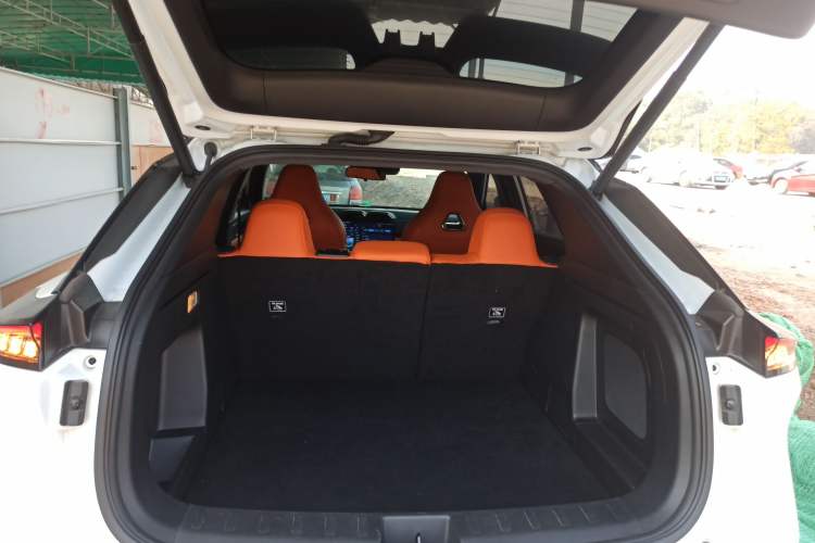 Used Dongfeng Aeolus L7 New Energy 2024 205 Premium Edition
