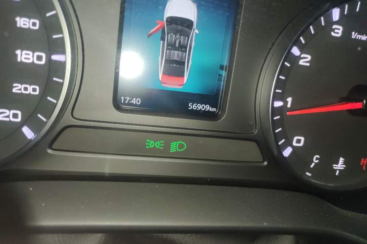 Used Roewe i5 2021 1.5L Manual Diamond Edition
