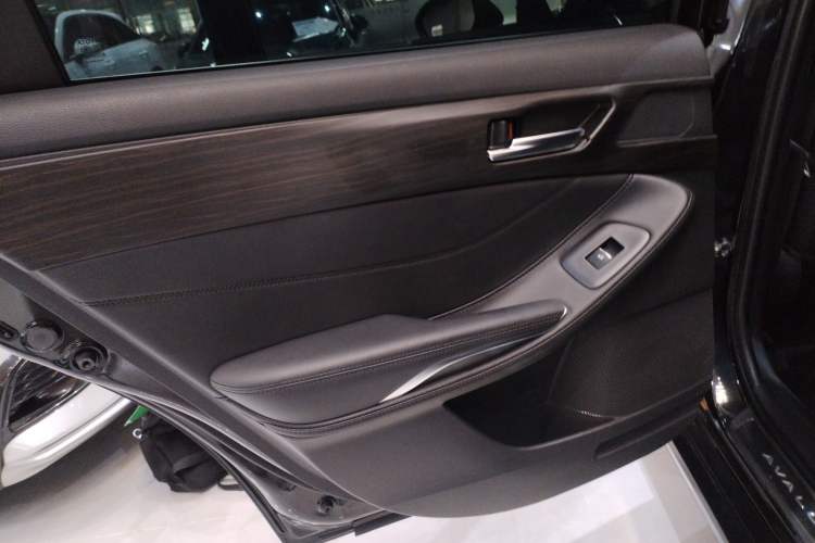 Used Toyota Avalon 2019 2.0L XLE Premium Edition China VI
