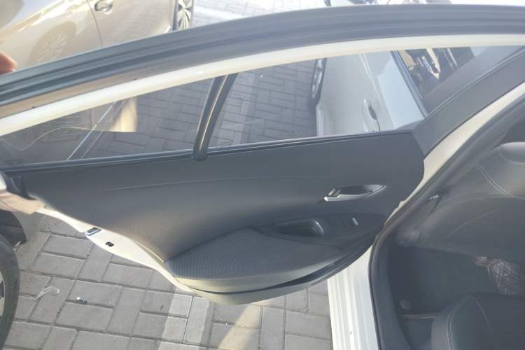 Used Toyota Corolla 2021 Dual-Motor 1.8L E-CVT Elite Edition
