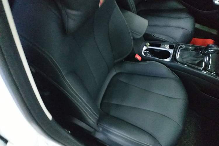 Used Roewe i5 2019 1.5L Automatic 4G Connected Langyue Edition
