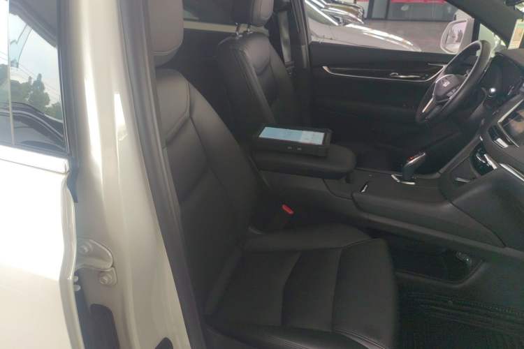 Used Cadillac XT5 2018 25T Tech Model
