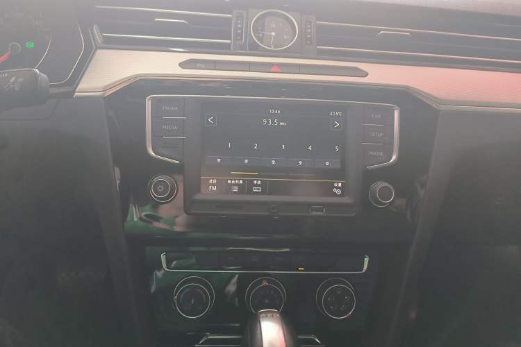 Used Volkswagen Magotan 2017 330TSI DSG Leading Model
