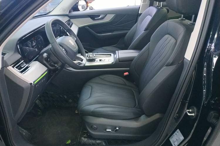 Used Hongqi HS5 2025 2.0T Two-Wheel Drive Flagship Pro Edition
