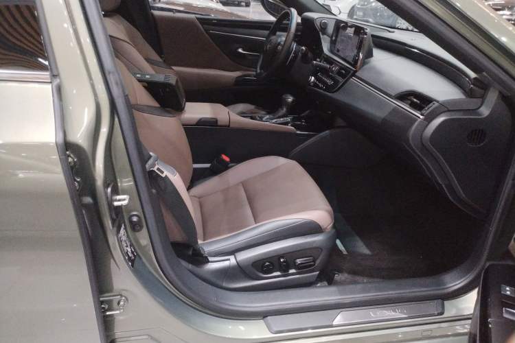 Used Lexus ES 2022 200 Excellence Edition