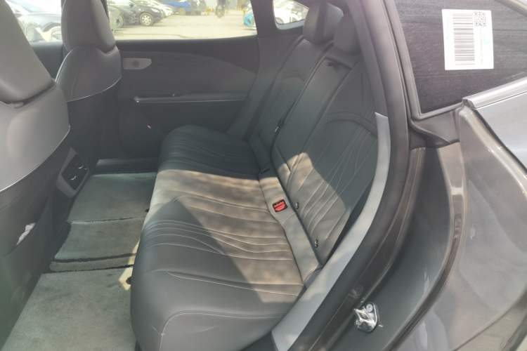 Used Geely Galaxy E8 2024 665 km Range Rear-Drive Starship Long-Range Version
