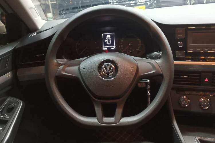 Used Volkswagen Bora 2020 1.5L Manual Fashion Edition
