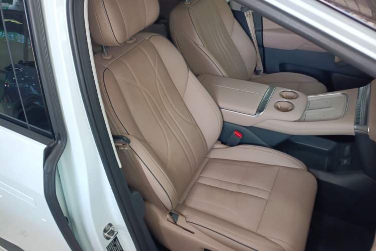 Used XPeng X9 2025 740 Ultra-Long Range Max
