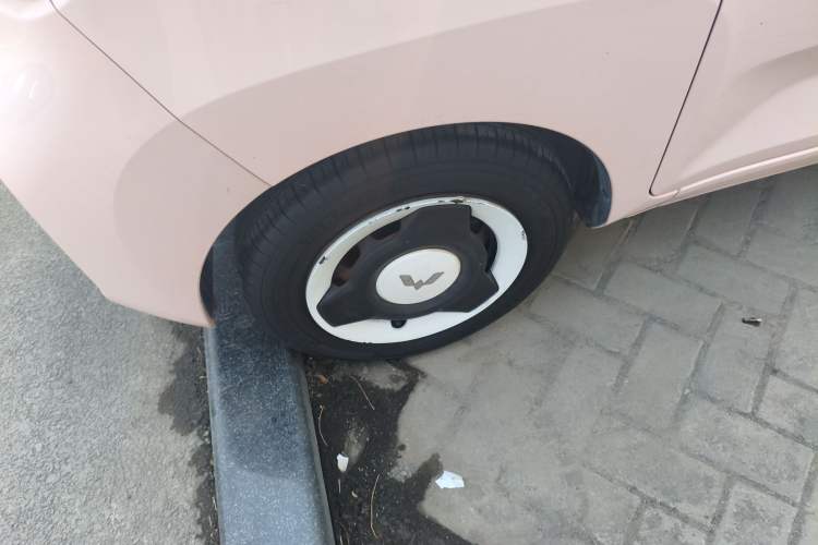 Used Wuling Hongguang MINIEV 2022 Macaron Premium Model – Lithium Iron Phosphate