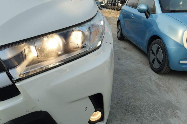 Used Toyota Highlander 2018 2.0T Two-Wheel-Drive Luxury Edition 7 Seats Emission Standard China V
