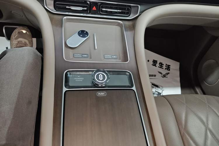 Used Hima AITO M9 2024 Range-Extended Ultra Version 52 kWh 5-Seater Model
